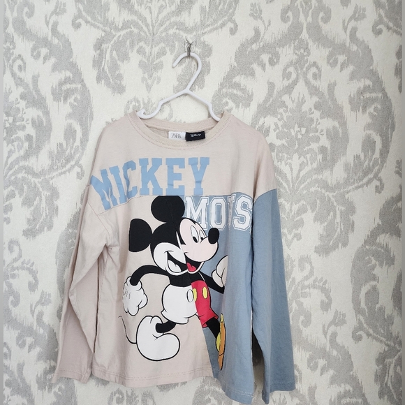 Mickey Mouse Graphic Sweatshirt - Picture 1 of 3
